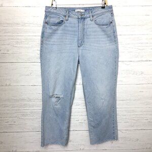 Elizabeth and James Jeans High Rise Crop Frayed Hems Stretch size 14 length 26"